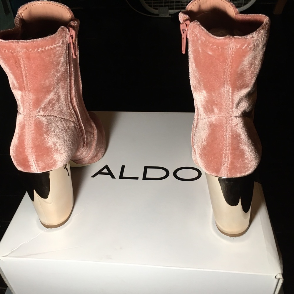 Aurella-56 faux suede boots